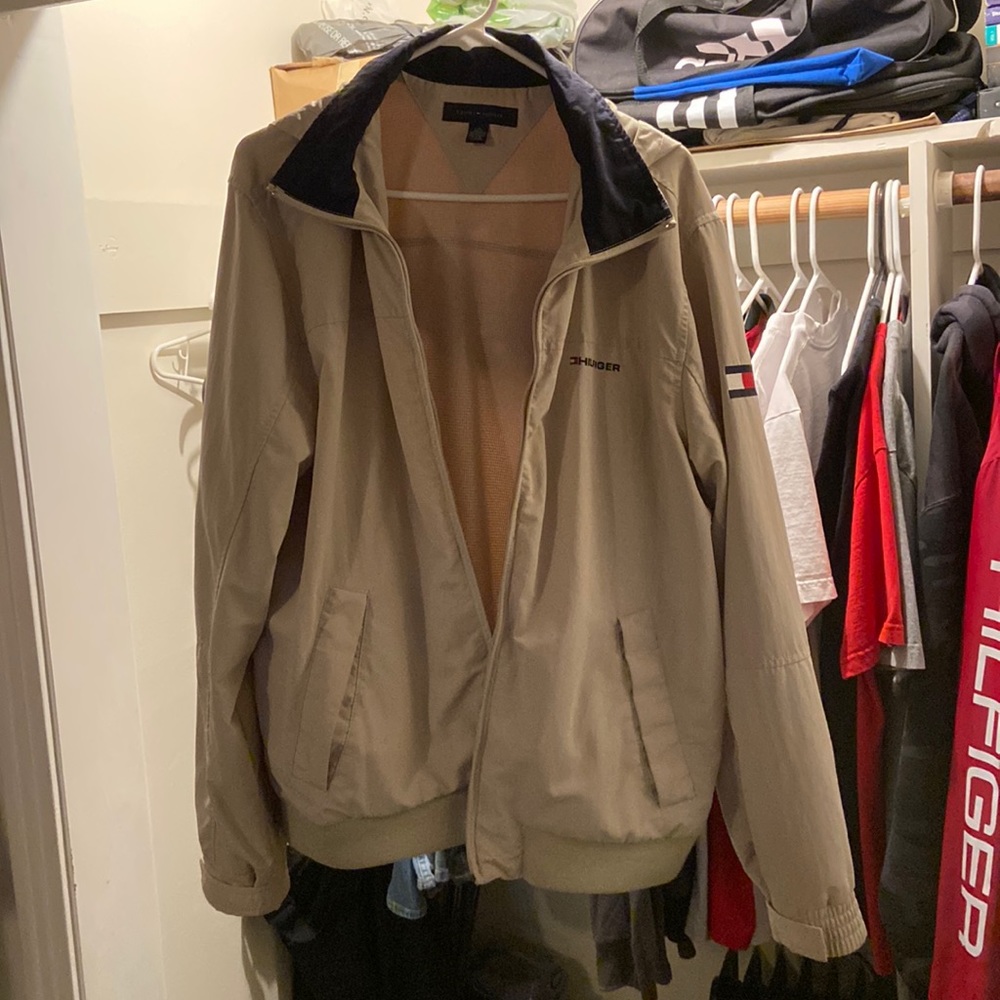 Tommy Hilfiger, extra light tan, size L.